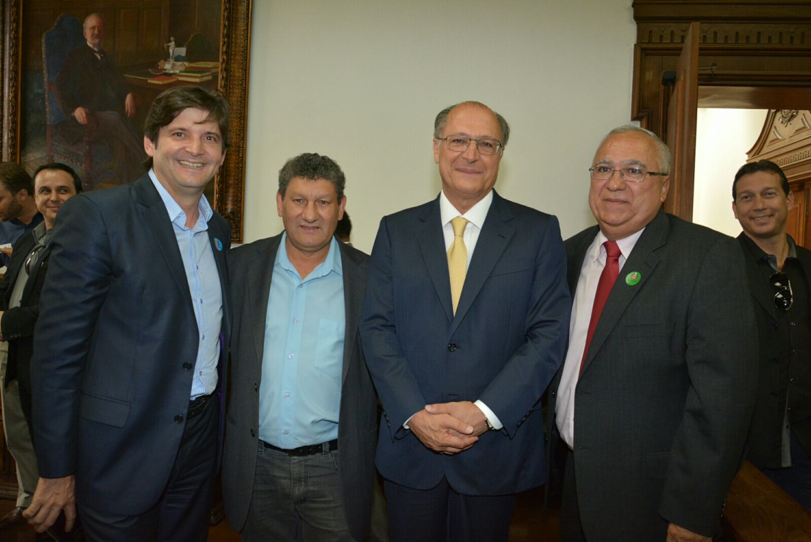 Deputado André do Prado com o prefeito uvenil Cirelli, e o companheiro partidário e vereador José Solano da Silva – Zezinho Cabeleireiro, junto com o governador Geraldo Alckmin