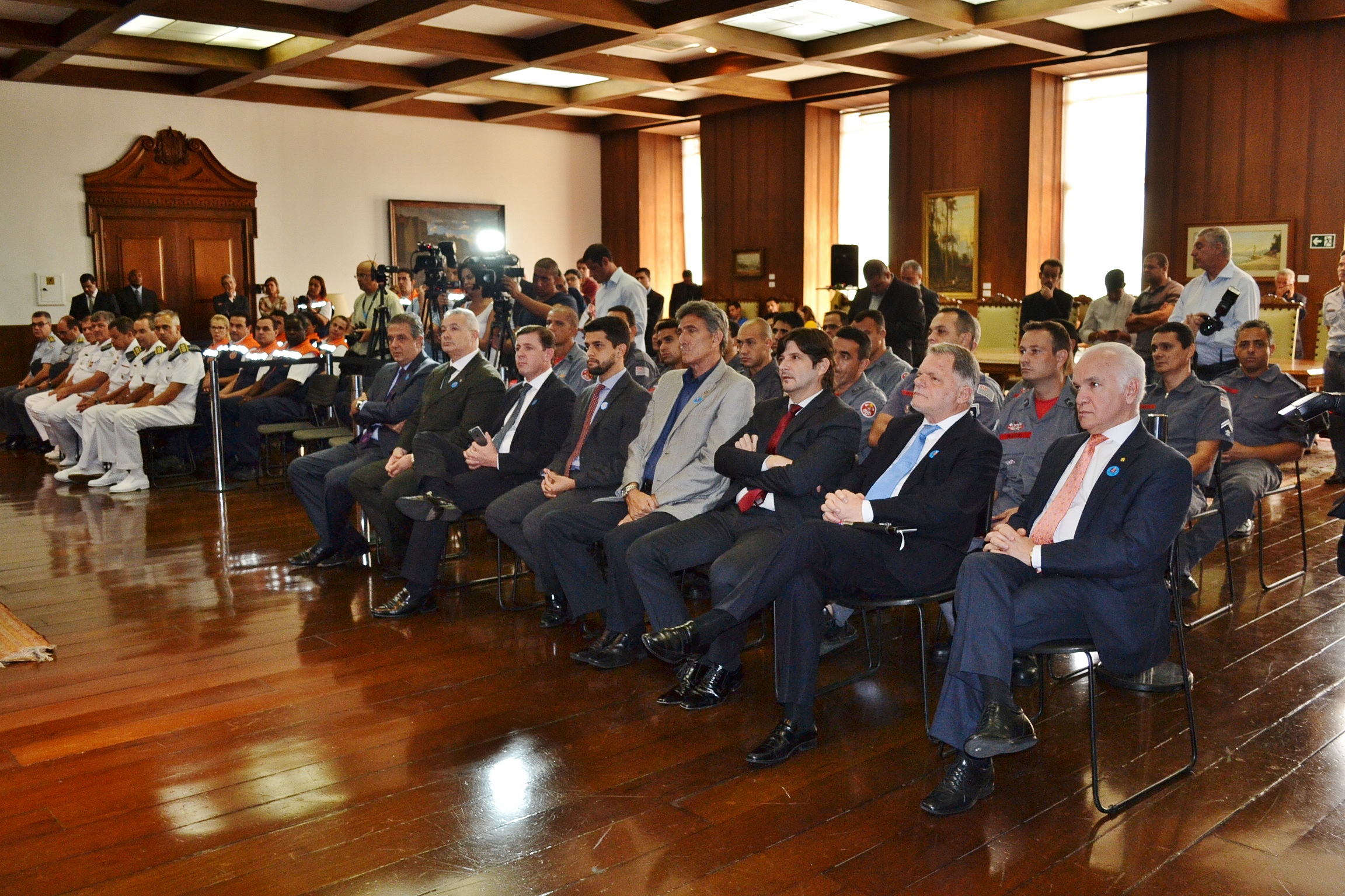 Deputado André do Prado participa de solenidade no Palácio dos Bandeirantes