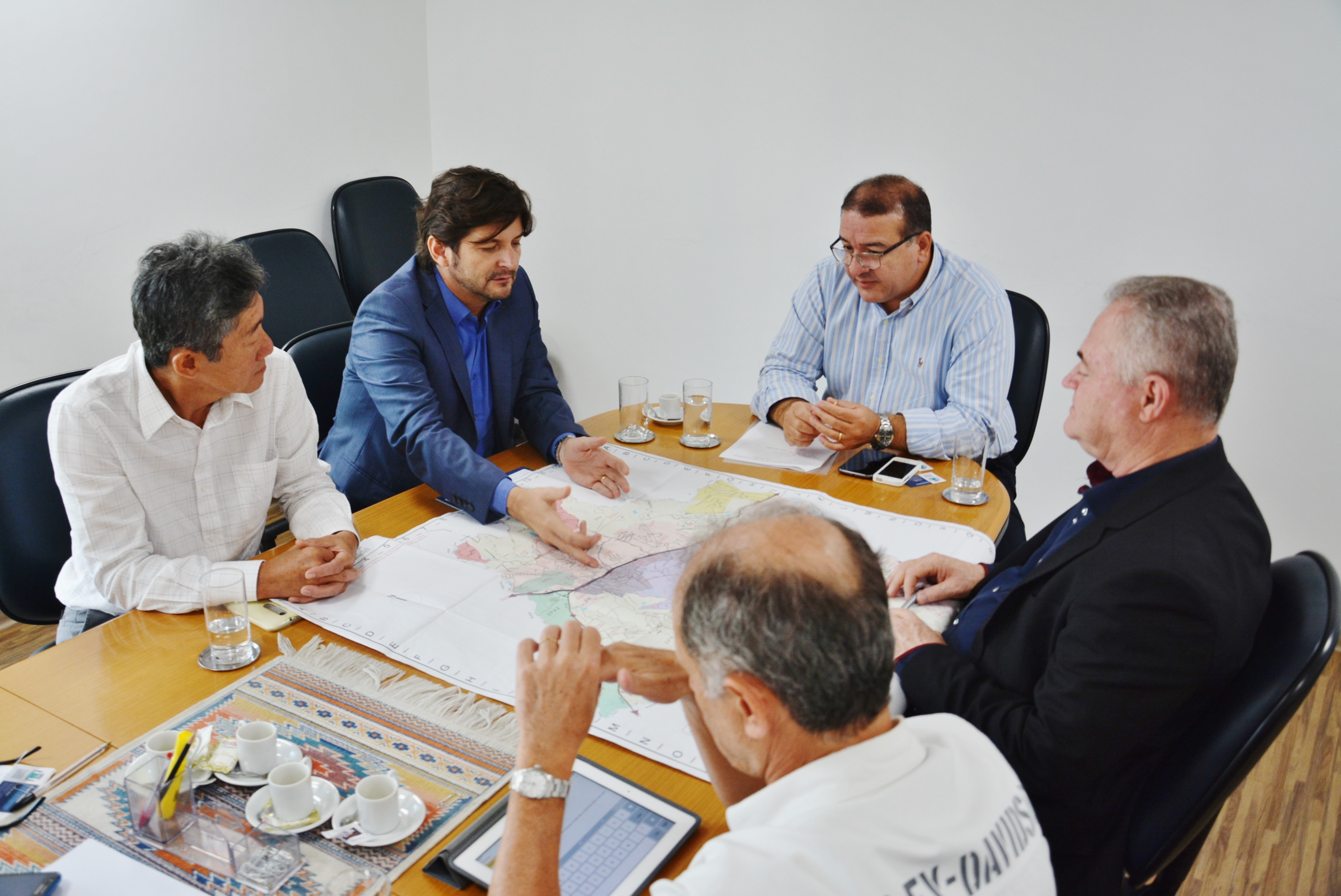 Na Artesp, deputado André do Prado e o prefeito de Vargem Grande Paulista solicitam melhorias na Rodovia Raposo Tavares