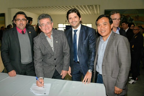 O presidente da APAE de Mogi das Cruzes, João Montes, assinou o convênio com o Estado.