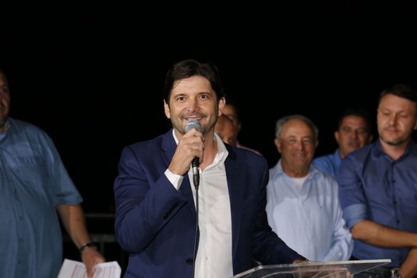 Deputado discursa em inauguração do Mirante, em Guararema